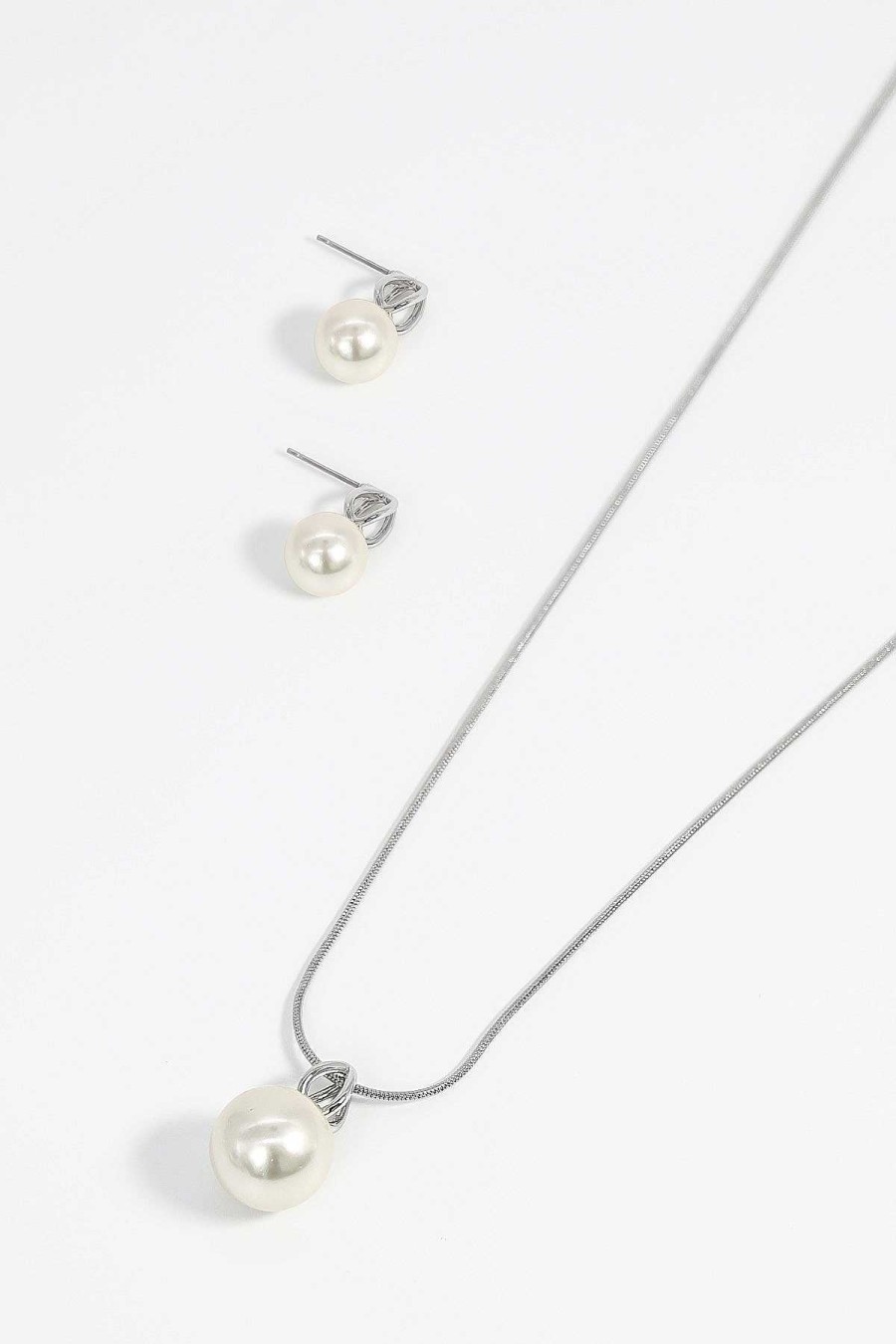 As Seen On Social | Joularie Pearl Pendant Necklace In Silver