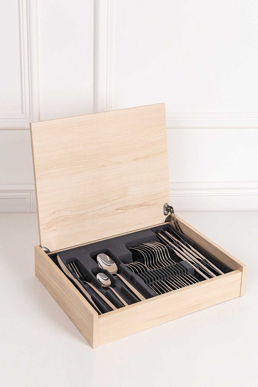 Homeware | Carraig Donn Living Nomo 24 Piece Cutlery Canteen