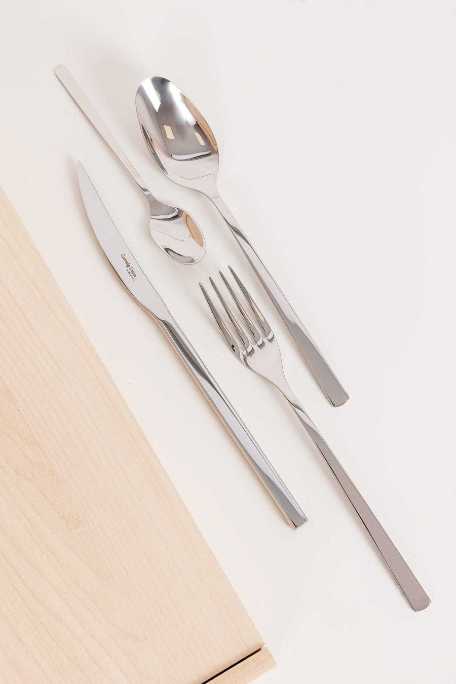 Homeware | Carraig Donn Living Nomo 24 Piece Cutlery Canteen